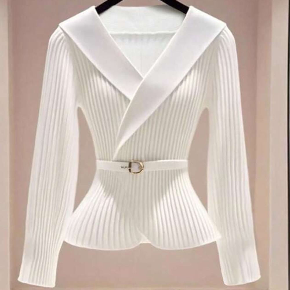 Elegant White V-Neck Sweater